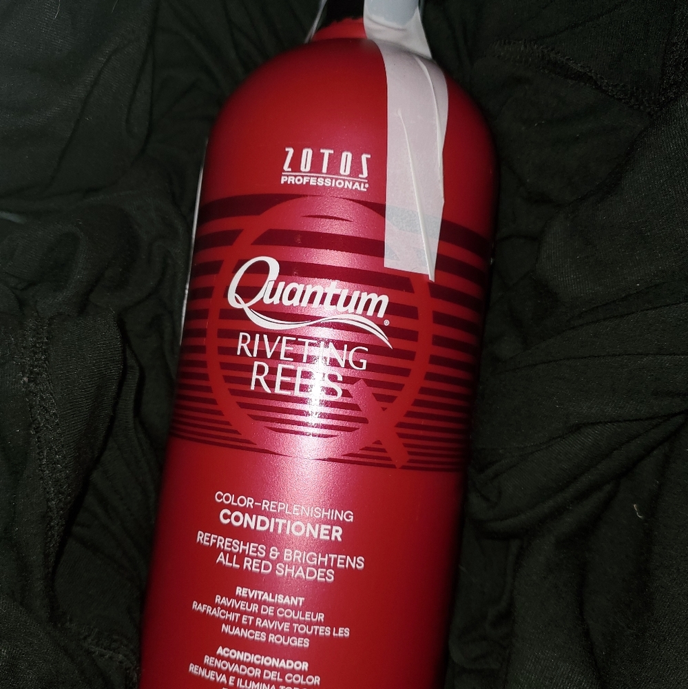 Sally's Color replenishing hair conditioner